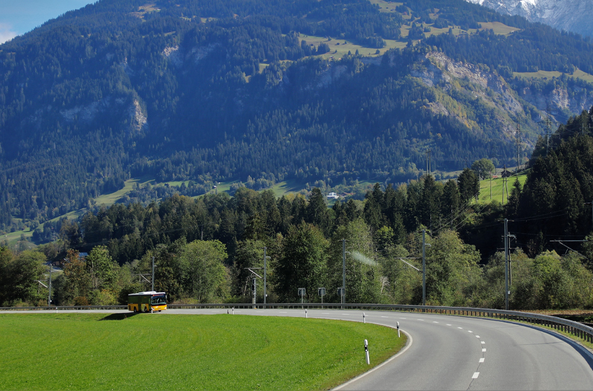 Sewa Bas Persiaran Padang Bukittinggi Indonesia